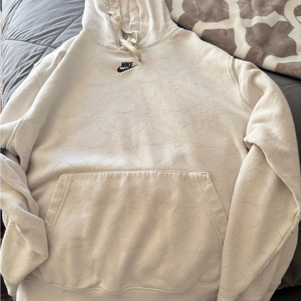 Nike Men’s Cream Pullover Hoodie